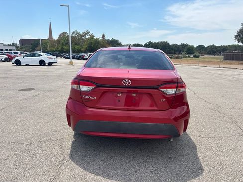 Used 2020 Toyota Corolla LE FWD image 5