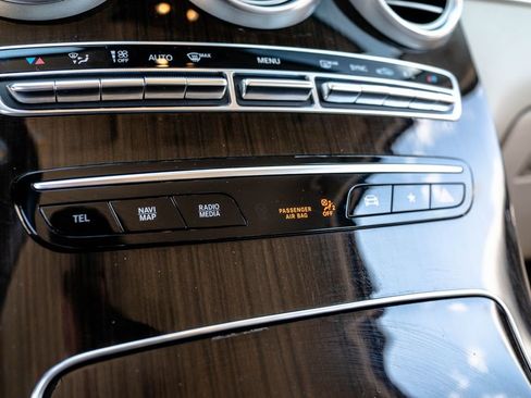 Used 2022 Mercedes-Benz GLC 300 4MATIC image 29