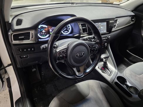 Used 2018 Kia Niro LX image 23