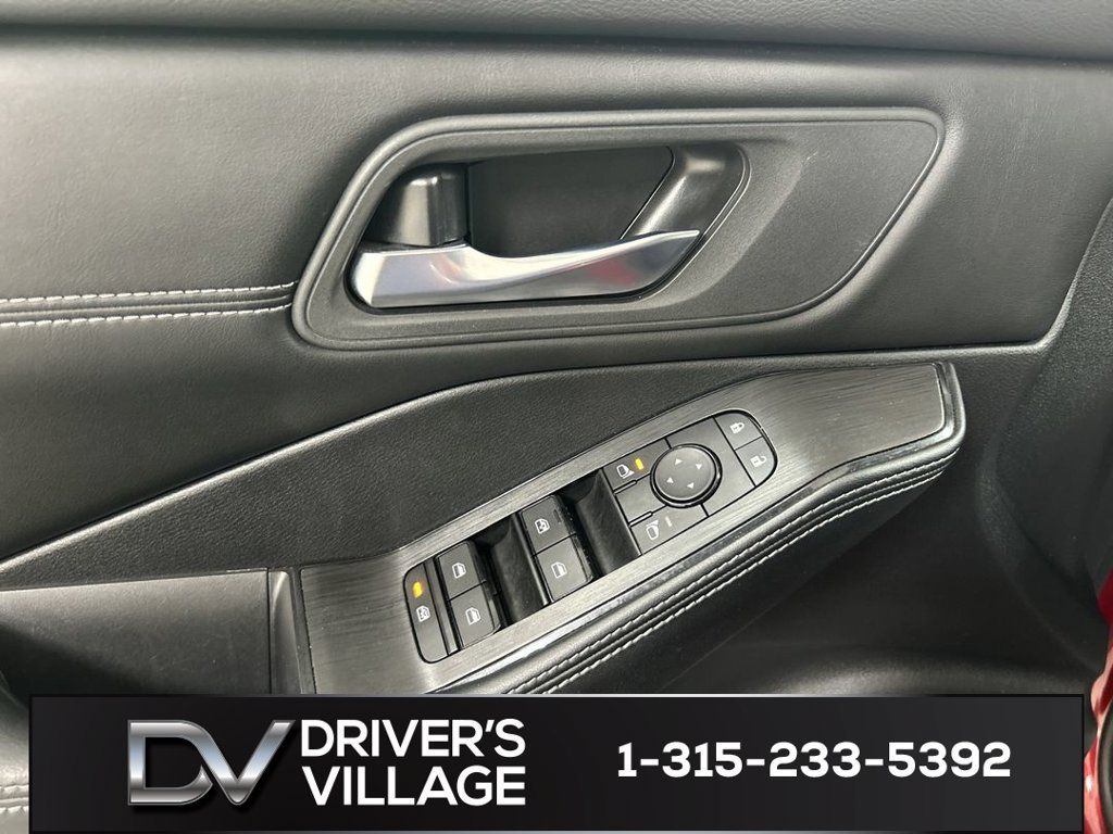 Used 2024 Nissan Rogue SV w/ SV Premium Package AWD/4WD image 11