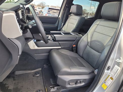 Used 2025 Toyota Tundra Limited image 5