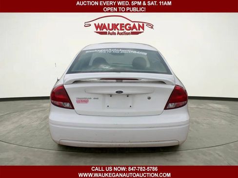 Used 2007 Ford Taurus SE FWD image 6