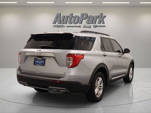 Used 2020 Ford Explorer XLT w/ Equipment Group 202A AWD/4WD image 10