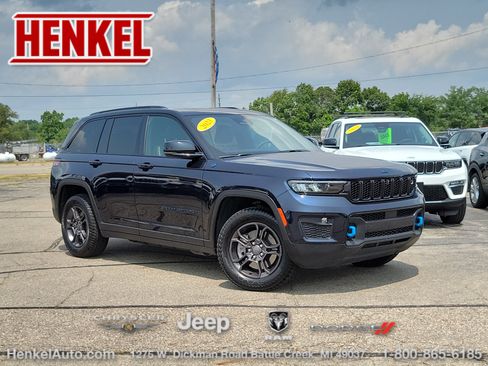 Used 2023 Jeep Grand Cherokee Trailhawk w/ Advanced Protech Group II AWD/4WD image 1