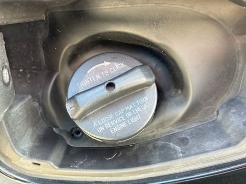 Used 2024 Jeep Gladiator Sport image 6