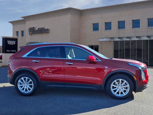 Certified 2023 Cadillac XT4 Luxury w/ Cold Weather Package image 4