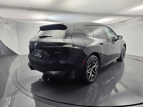 Used 2024 BMW iX xDrive50 w/ Sport Package AWD/4WD image 6