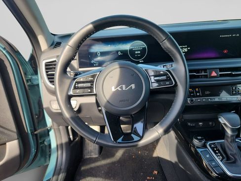Certified 2025 Kia Seltos EX AWD/4WD image 13