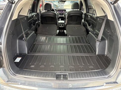 Used 2023 Kia Sorento SX image 33