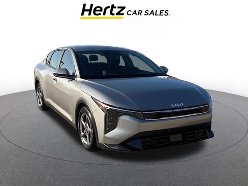 Used 2025 Kia K4 LXS image 1