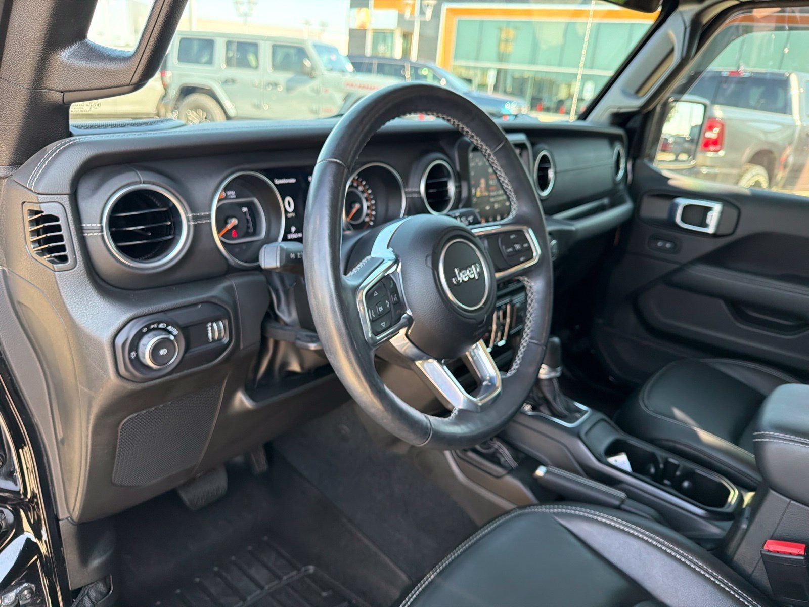 Used 2023 Jeep Wrangler Unlimited Sahara w/ Cold Weather Group AWD/4WD image 11