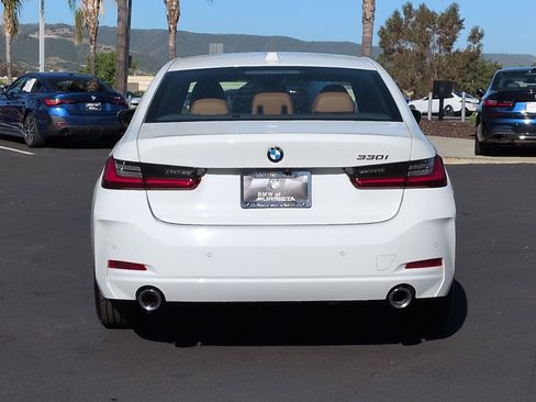 Certified 2024 BMW 330i Sedan w/ Convenience Package RWD image 9