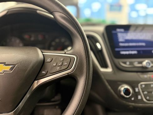 Used 2025 Chevrolet Malibu LT image 19