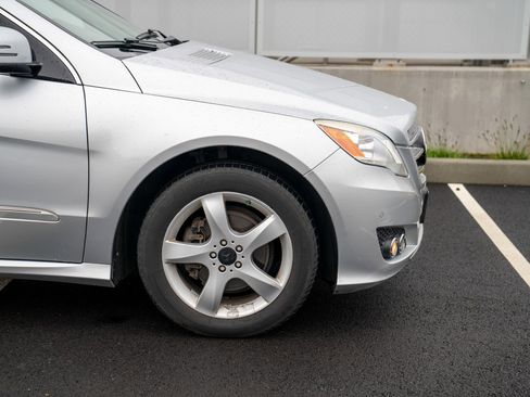 Used 2011 Mercedes-Benz R 350 4MATIC image 9