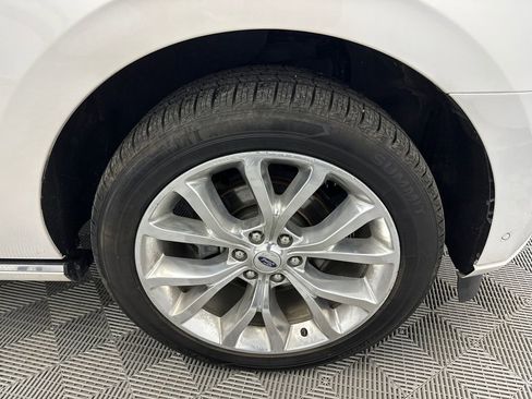 Used 2019 Ford Expedition Max Platinum image 14