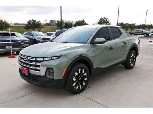 Certified 2025 Hyundai Santa Cruz SE image 4