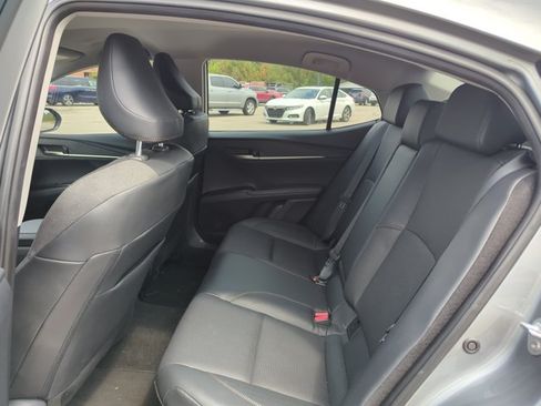 Used 2025 Toyota Camry XLE FWD image 19