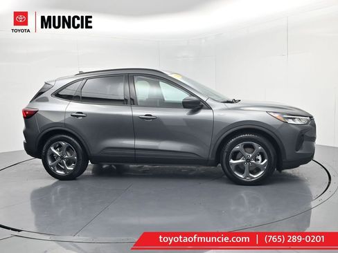 Used 2025 Ford Escape ST-Line image 1