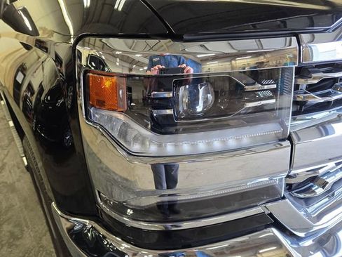 Used 2018 Chevrolet Silverado 1500 LTZ w/ High Desert Package AWD/4WD image 4