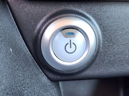 Certified 2025 Nissan Leaf S FWD image 17