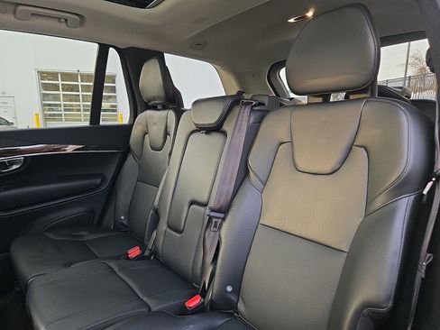 Used 2019 Volvo XC90 T5 Momentum image 11