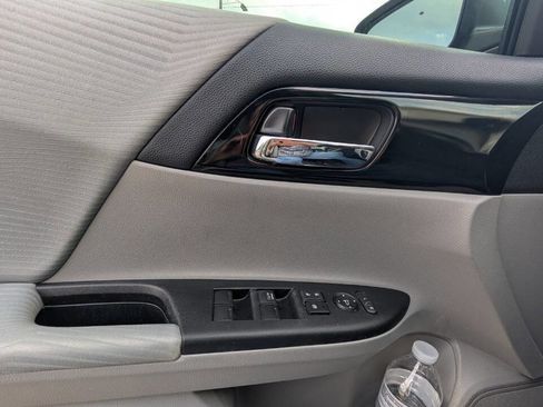 Used 2017 Honda Accord LX image 20