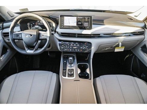 New 2026 INFINITI QX60 Luxe image 11