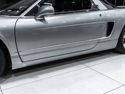 Used 2004 Acura NSX T image 36