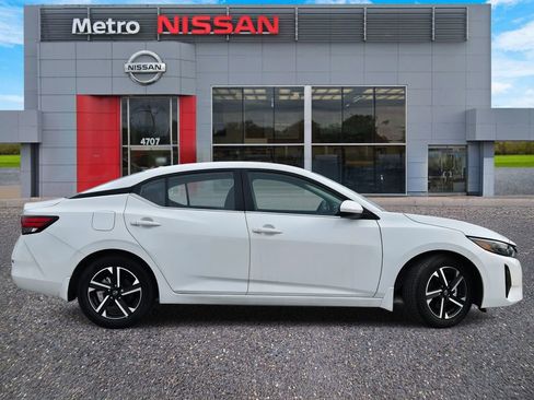 New 2025 Nissan Sentra SV w/ Trunk Package image 2