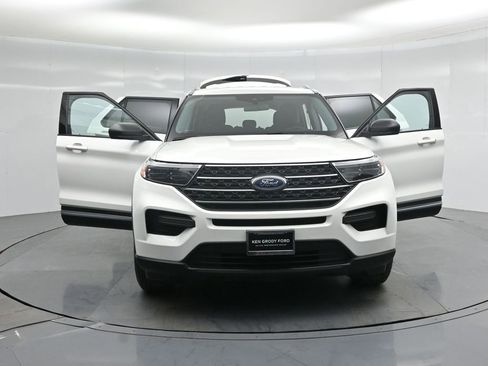 Certified 2022 Ford Explorer XLT image 32