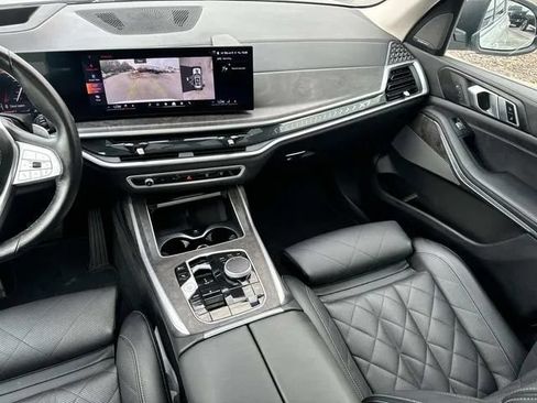 Used 2025 BMW X7 xDrive40i AWD/4WD image 17