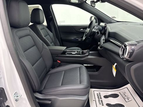 New 2026 Chevrolet Equinox LT w/ Convenience Package II image 9