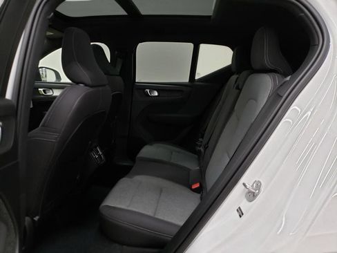 New 2026 Volvo XC40 B5 Core w/ Climate Package AWD/4WD image 8