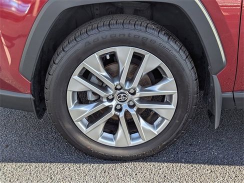 Used 2020 Toyota RAV4 XLE Premium image 36