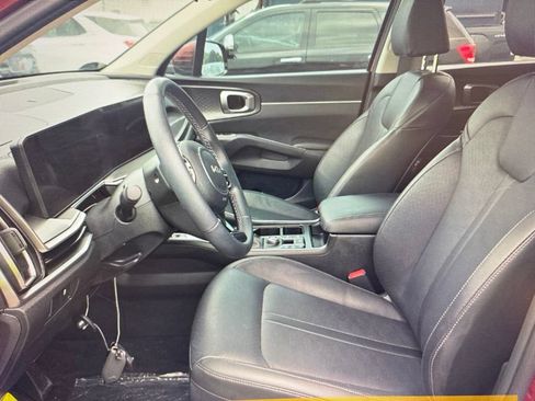 Used 2025 Kia Sorento S FWD image 3