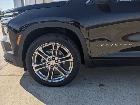 New 2026 Chevrolet Traverse LT w/ Driver Confidence Package FWD image 11