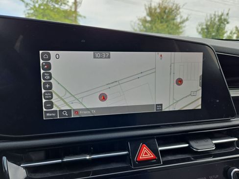 Certified 2024 Kia Niro EX Touring FWD image 28