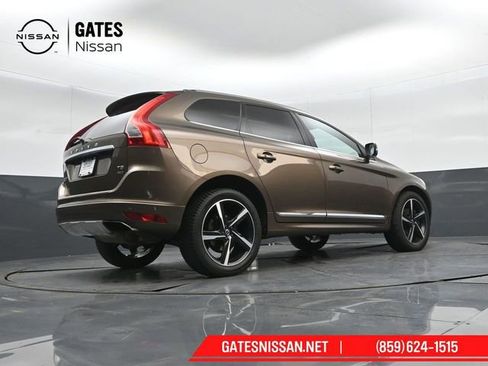 Used 2015 Volvo XC60 T5 w/ Proximity Package image 36