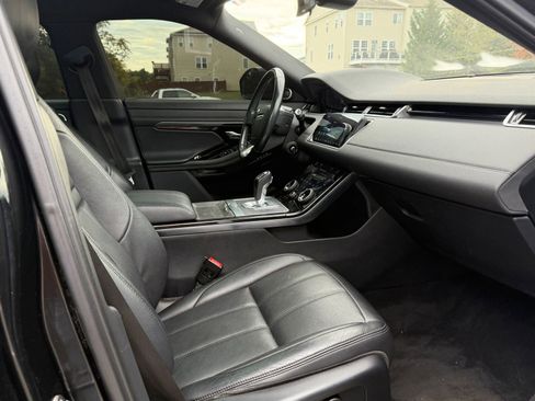 Used 2020 Land Rover Range Rover Evoque SE image 16