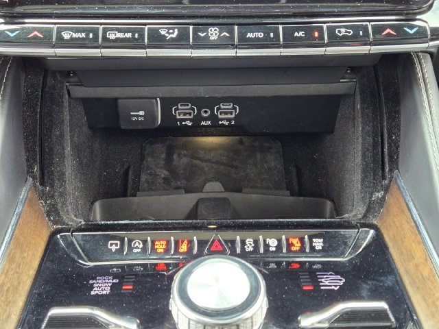 Used 2023 Jeep Grand Wagoneer L Series II AWD/4WD image 18