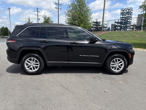 Certified 2025 Jeep Grand Cherokee Laredo X w/ Luxury Tech Group I RWD image 10