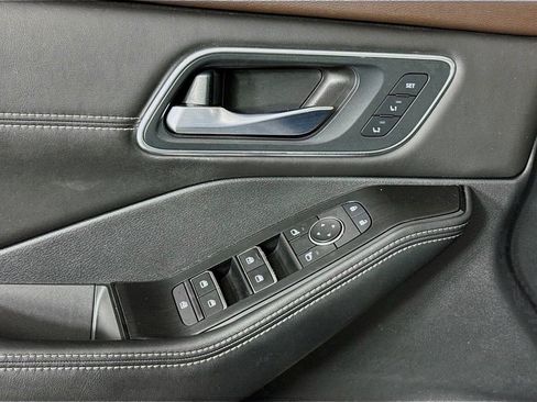 Used 2021 Nissan Rogue SL image 24