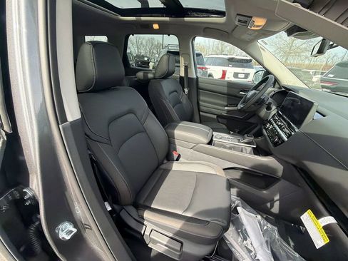 New 2026 Nissan Pathfinder SL w/ SL Premium Package AWD/4WD image 25