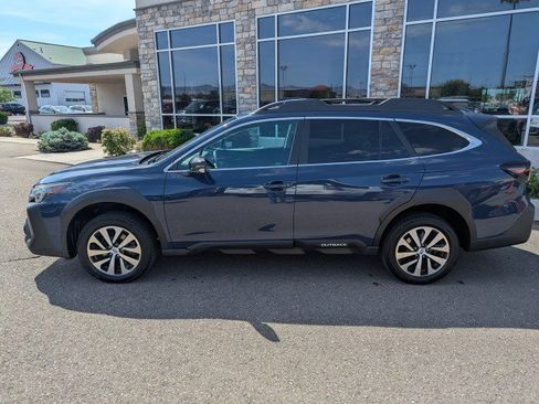Used 2023 Subaru Outback Premium AWD/4WD image 2