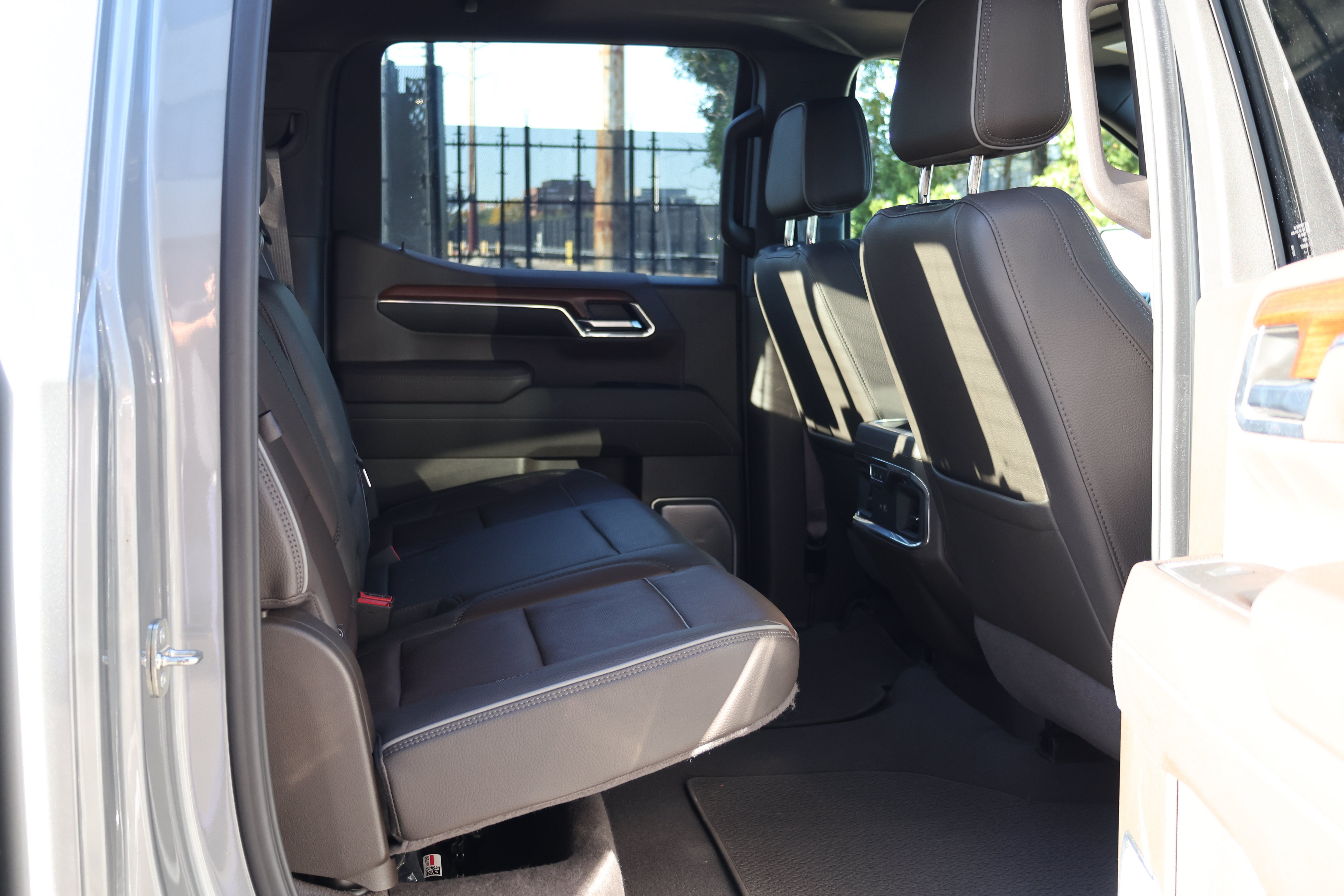 Used 2023 GMC Sierra 1500 Denali w/ Denali Reserve Package AWD/4WD image 16