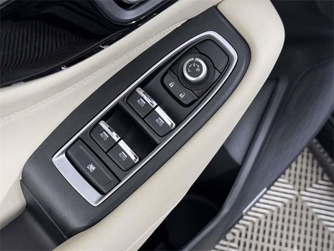 Certified 2025 Subaru Legacy Limited image 18