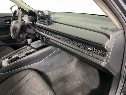 Used 2025 Honda Accord SE image 30