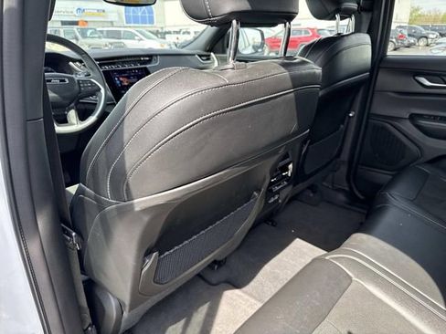 Used 2024 Jeep Grand Cherokee Altitude AWD/4WD image 25