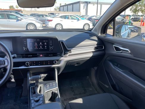 Used 2025 Kia Sportage LX FWD image 34