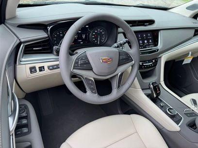 New 2025 Cadillac XT5 Premium Luxury w/ Technology Package